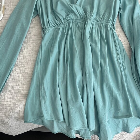 Chic Light Blue Long-Sleeve Dress - Picture 5 of 5